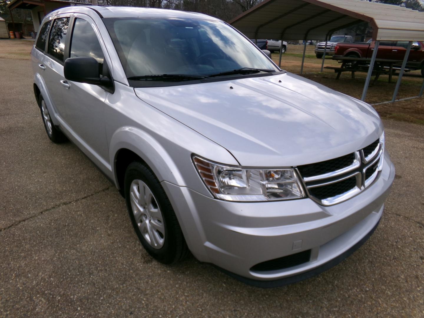 2014 Silver /Black Dodge Journey SE (3C4PDCAB8ET) with an 2.4L L4 DOHC 16V engine, 4-Speed Automatic transmission, located at 401 First NE, Bearden, AR, 71720, (870) 687-3414, 33.726528, -92.611519 - Photo#24